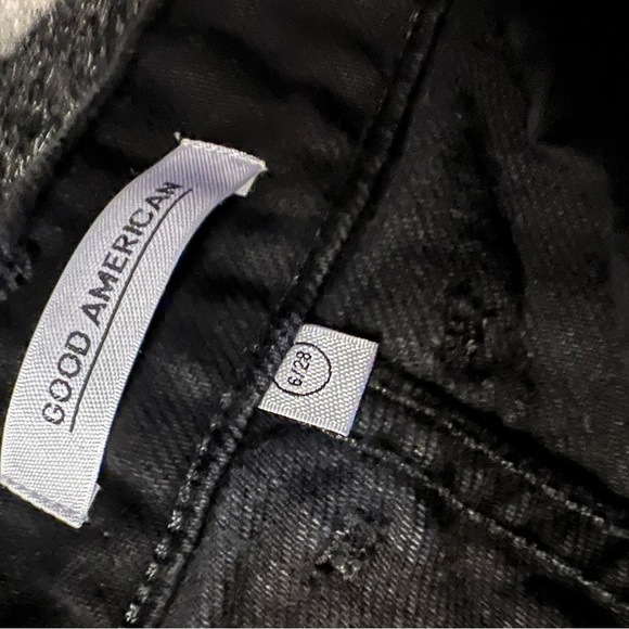 NWT Good American Bombshell Black Cutoff Shorts Sz 6/28 - Picture 3 of 6